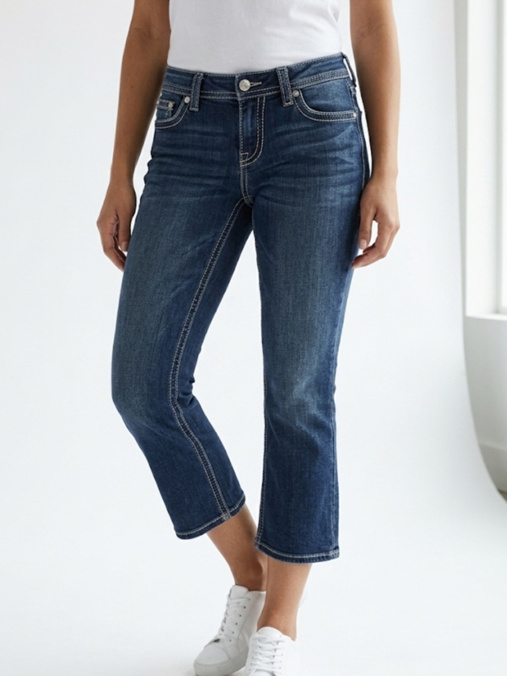 Silver Jeans Co. Bootcut Capri Jeans W29 | Distressed Dark Wash Mid Rise
